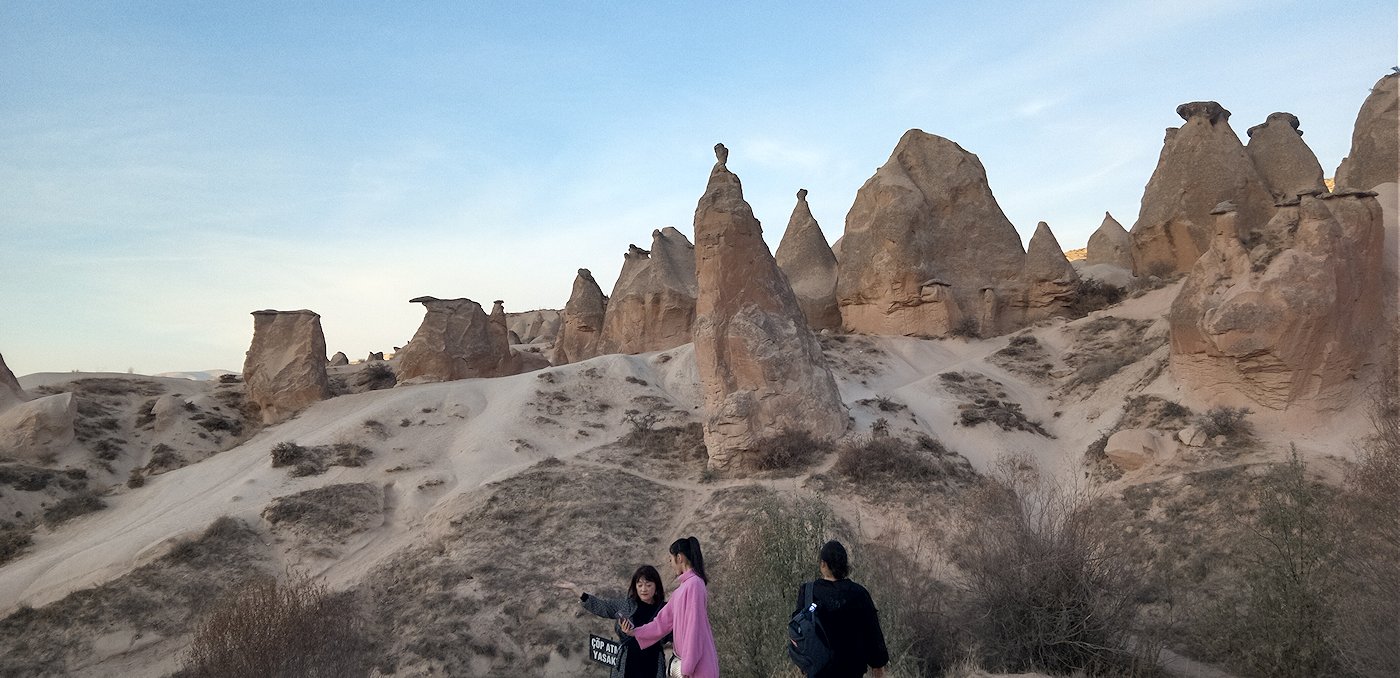 �M������