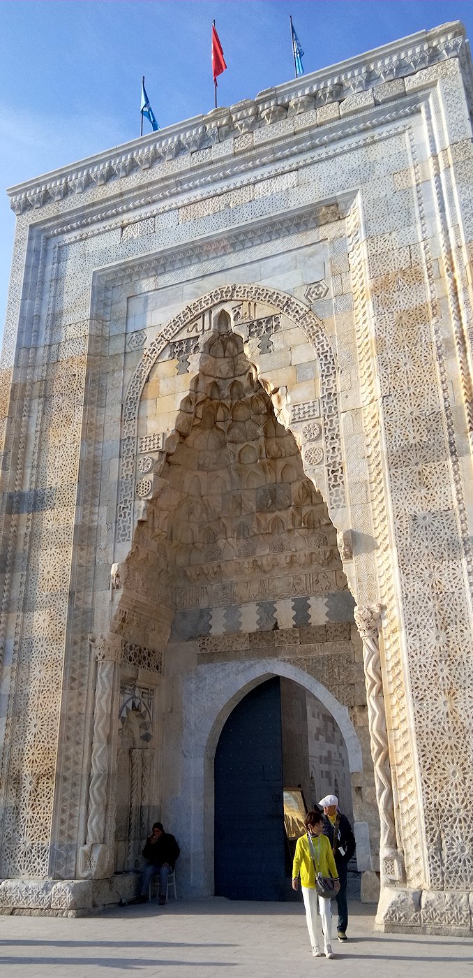 �M������������