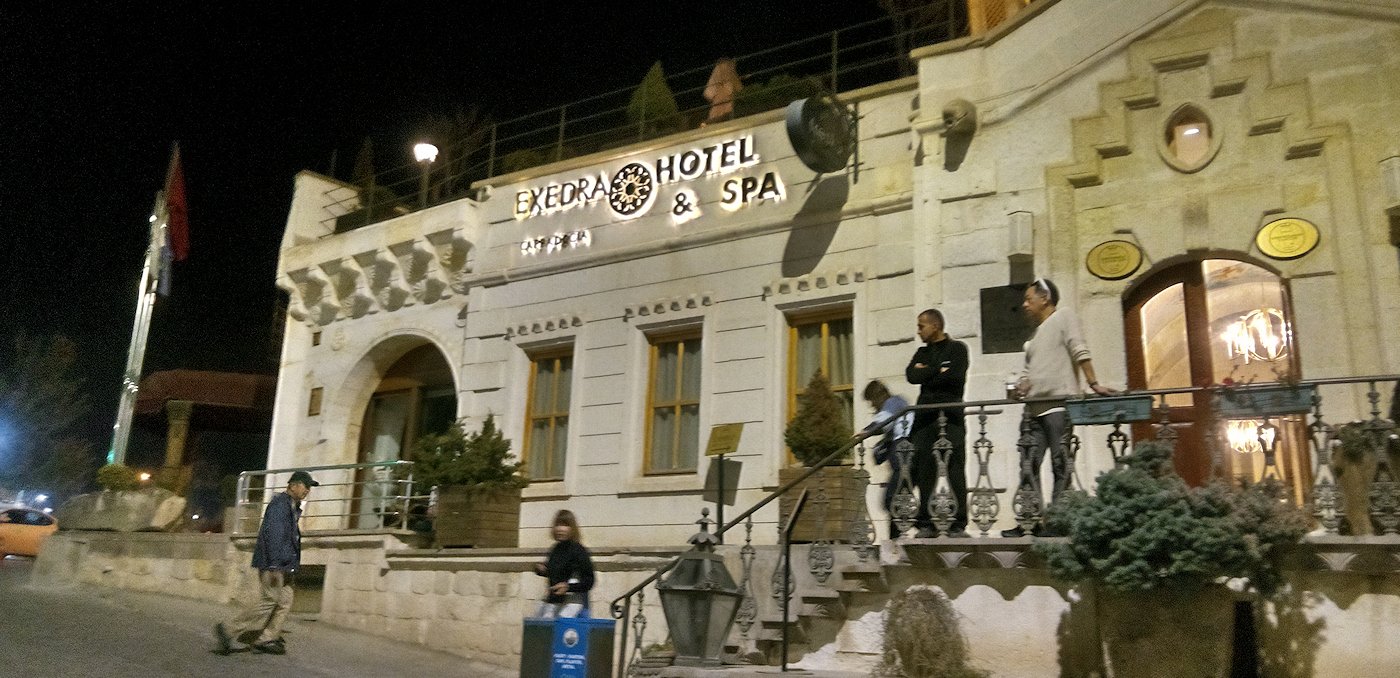 �����铴�A�z�e���̖{�كG���g�����X�@�J�b�p�h�L�A